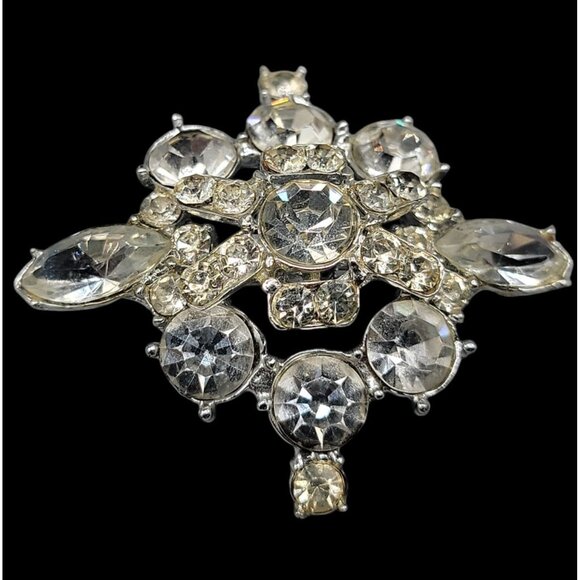 Vintage Snowflake Rhinestone Brooch Silver Tone Setting Clear Glass - Picture 9 of 12